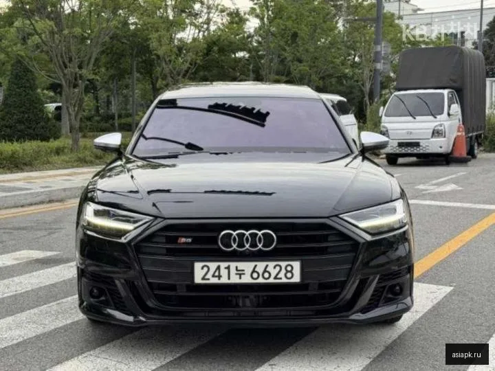 Audi S8 2