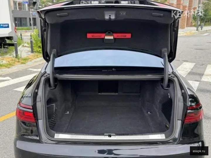 Audi S8 5