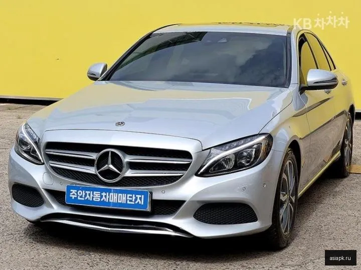 Mercedes-Benz C-Class 2