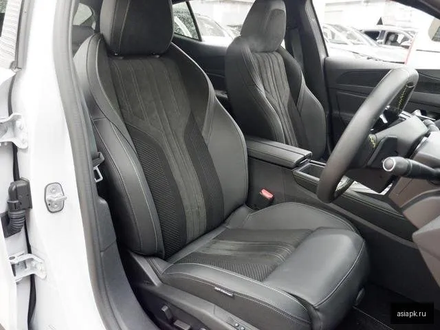 Peugeot 408 6