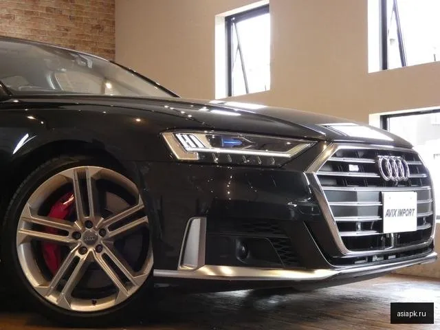 Audi S8 6