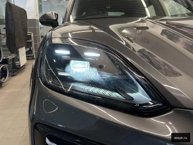 Porsche Cayenne Coupe 6
