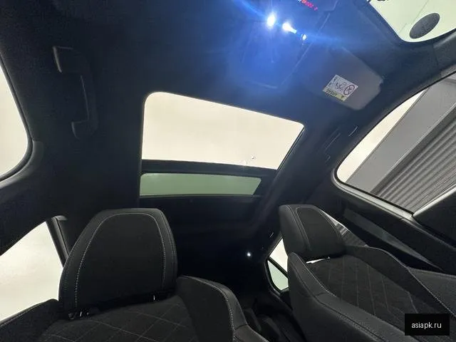 Peugeot 2008 4