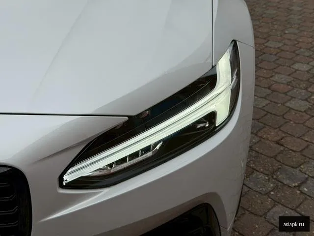 Volvo S90 5