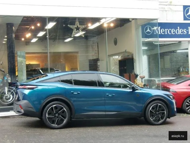 Peugeot 408 6