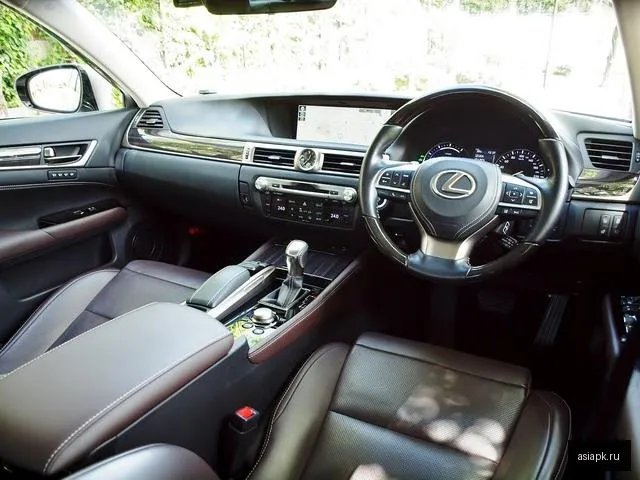 Lexus GS300h 4