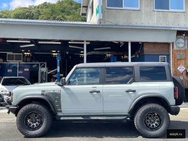 Ford Bronco 5