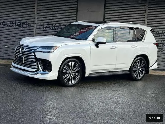 Lexus LX600 4