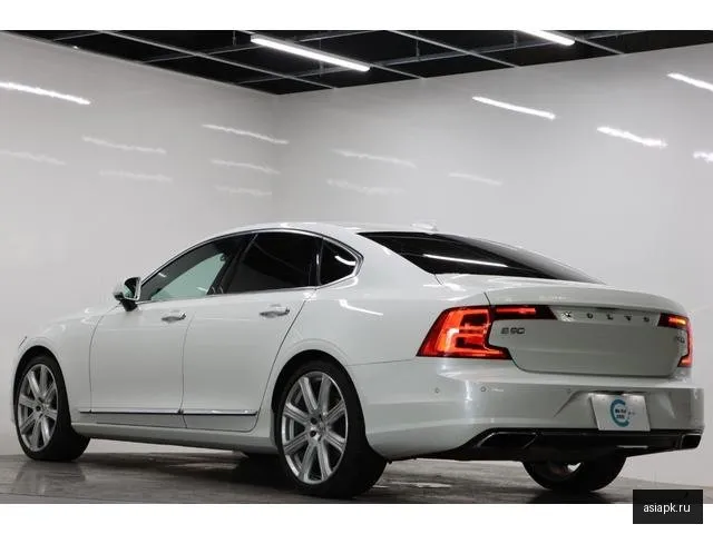 Volvo S90 6