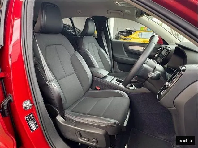 Volvo XC40 6