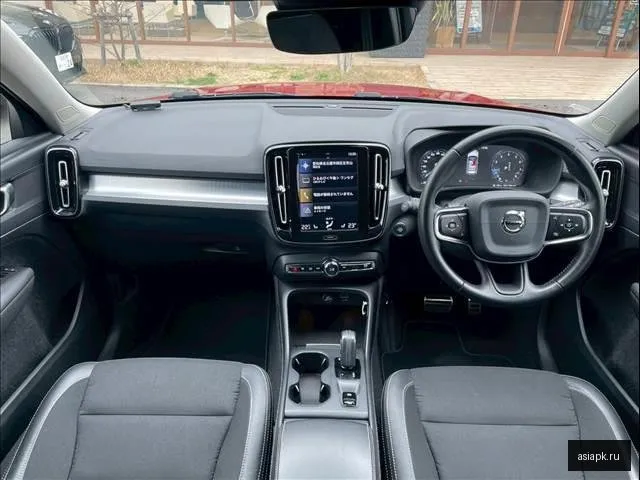 Volvo XC40 4