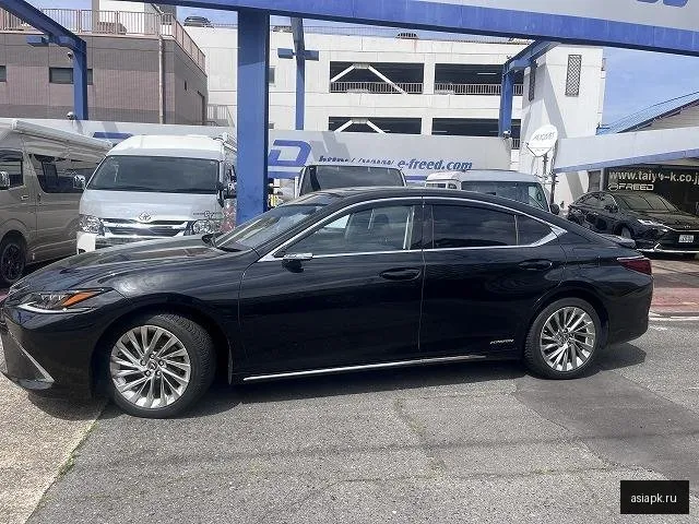 Lexus ES300h 5