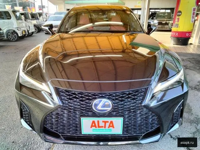 Lexus IS300h 3