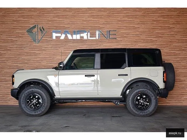 Ford Bronco 4