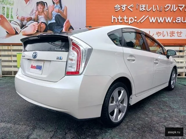 Toyota Prius 3