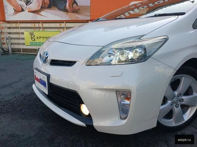 Toyota Prius 4