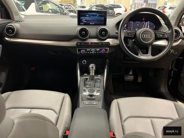Audi Q2 4