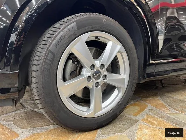 Audi Q2 5