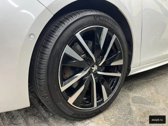 Peugeot 508 5