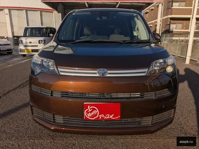 Toyota Spade 6