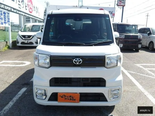 Toyota Pixis Mega 5