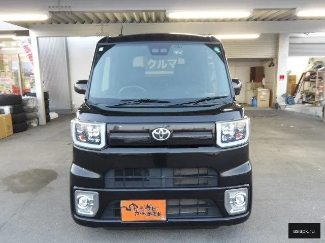 Toyota Pixis Mega 5