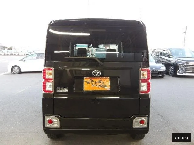 Toyota Pixis Mega 6