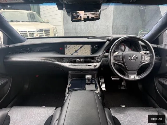 Lexus LS350 6