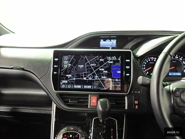 Toyota Voxy 3