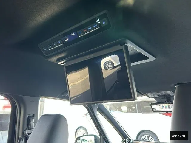 Toyota Noah 4