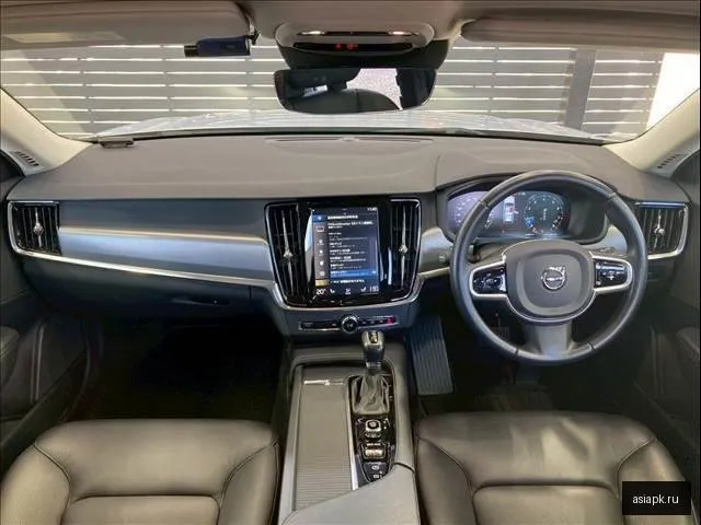 Volvo V90 4