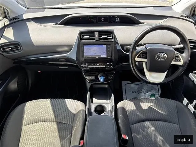 Toyota Prius 4