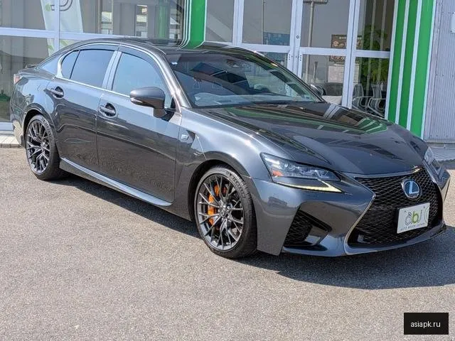 Lexus GS F 4