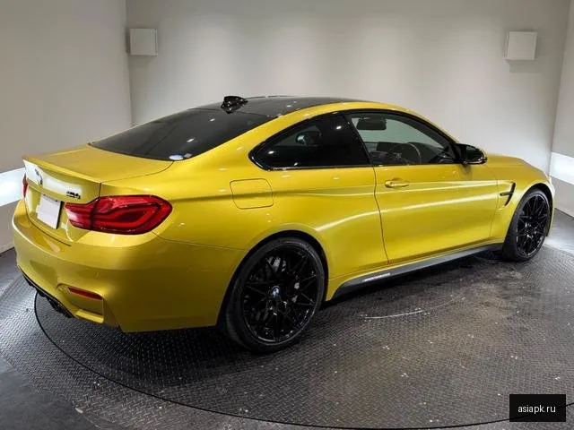BMW M4 6