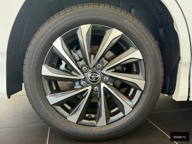 Toyota Voxy 5