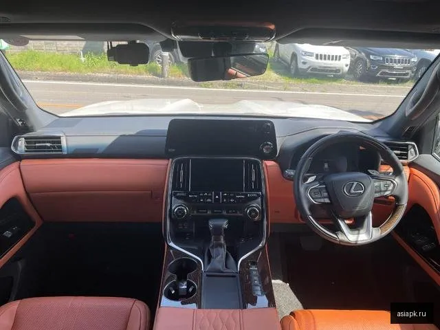 Lexus LX600 5
