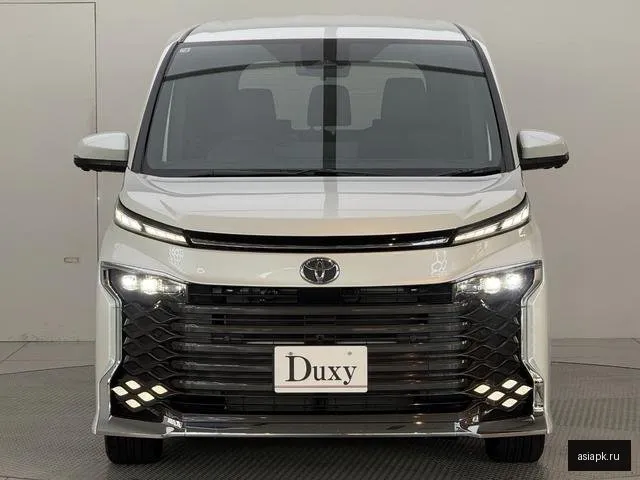 Toyota Voxy 5