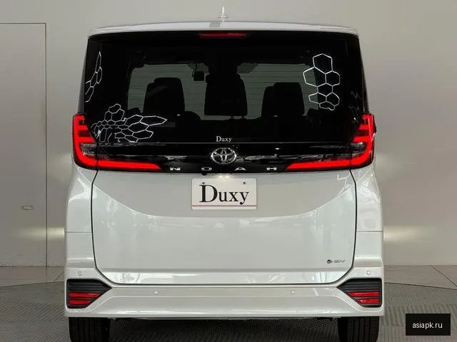 Toyota Noah 6