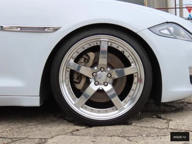Jaguar XJ 5