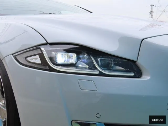 Jaguar XJ 6