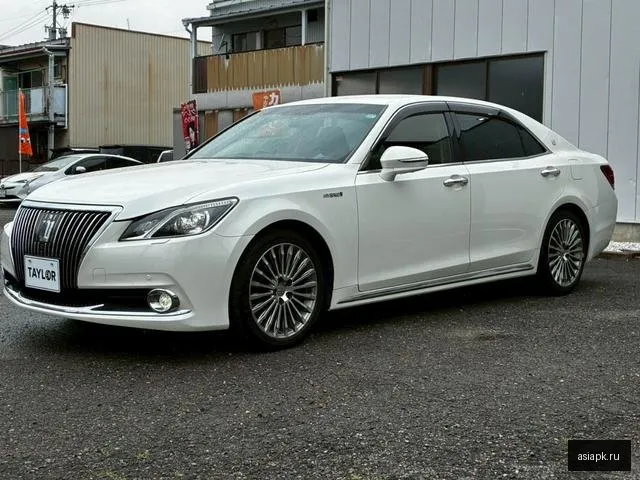 Toyota Crown Majesta 6