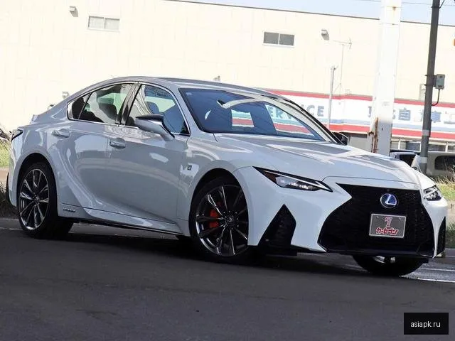 Lexus IS300h 6