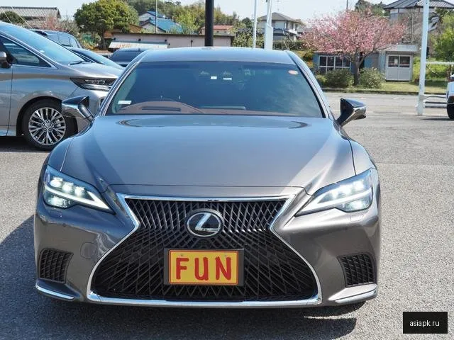 Lexus LS500h 3