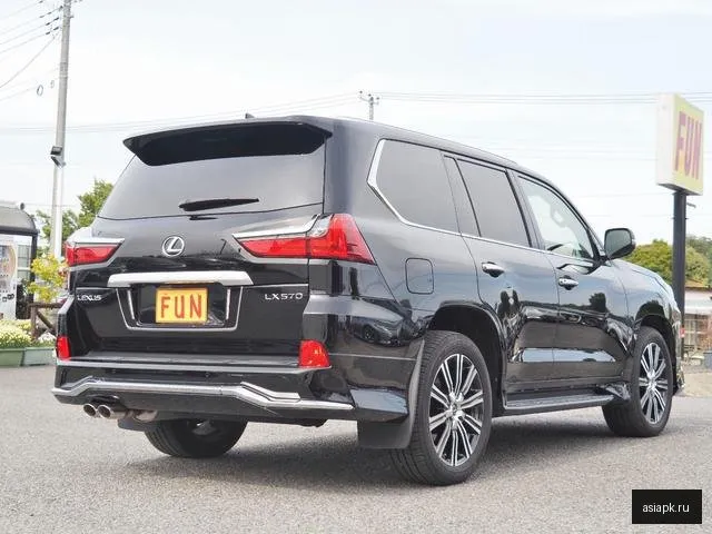 Lexus LX570 6