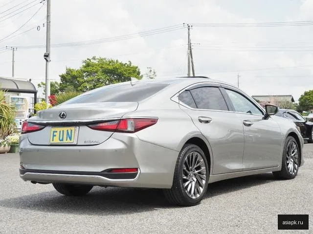Lexus ES260 6