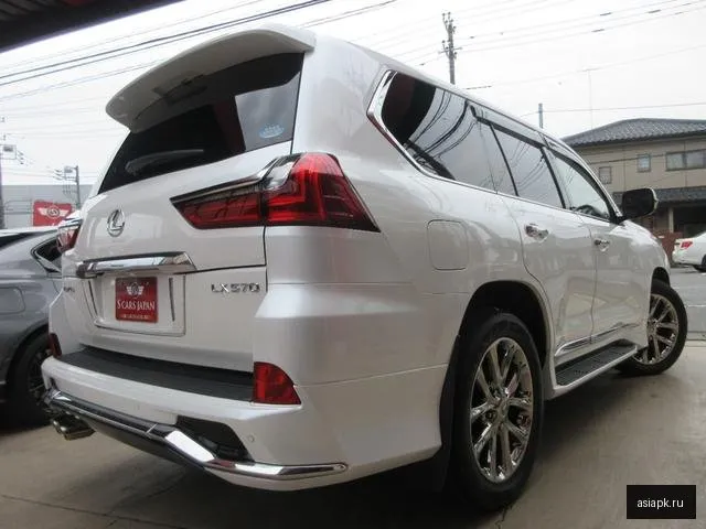 Lexus LX570 6