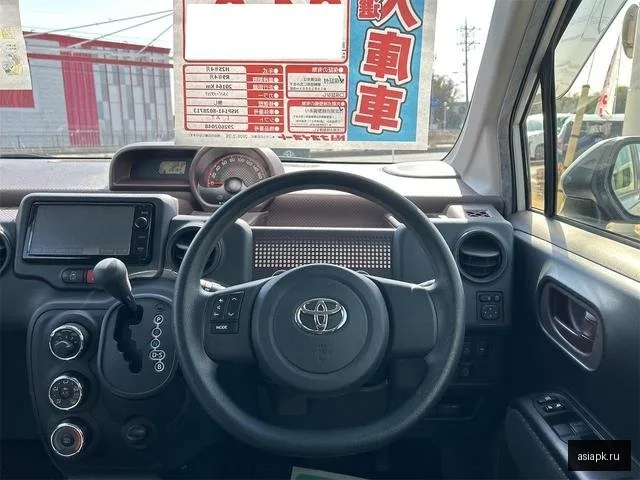 Toyota Spade 4