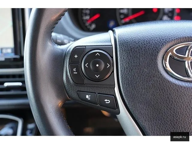 Toyota Noah 5