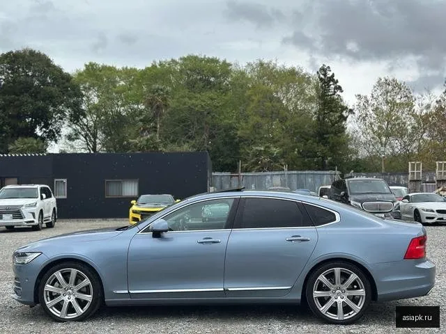 Volvo S90 5
