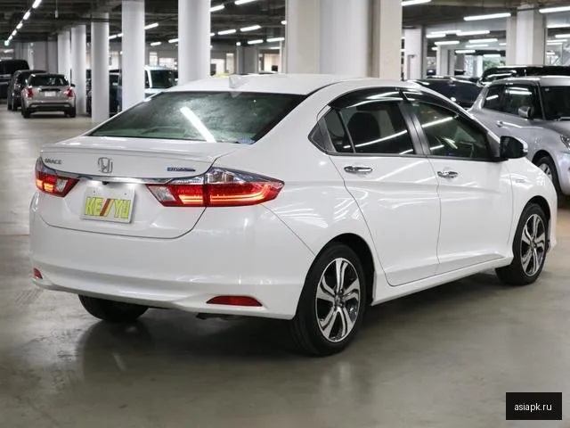 Honda Grace 4